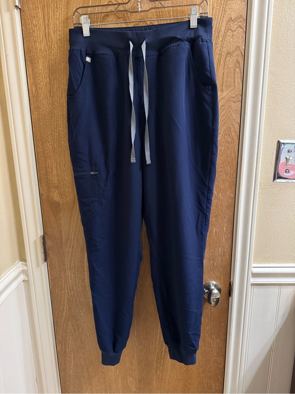 FIGS Zamora Scrub Pants Joggers Sz M Navy Blue STYLE #W22SW2012 PO# 2456
